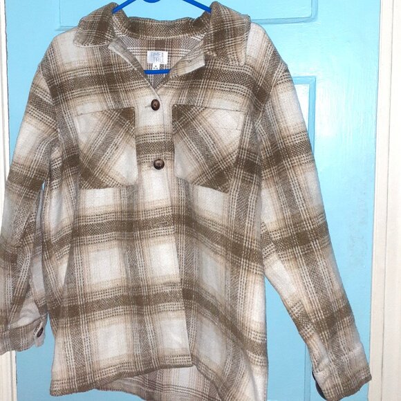 ๐ค PLAID SANDY+ WHITE STRIPPED COLLARED SWEATER SHIRT ( SZ: MED. 8-10 )- $30 - Picture 1 of 4